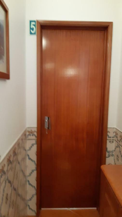 Alojamentos S.Jose Atouguia Da Baleia Luaran gambar