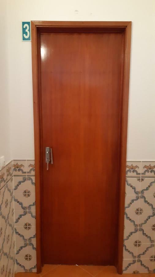 Alojamentos S.Jose Atouguia Da Baleia Luaran gambar